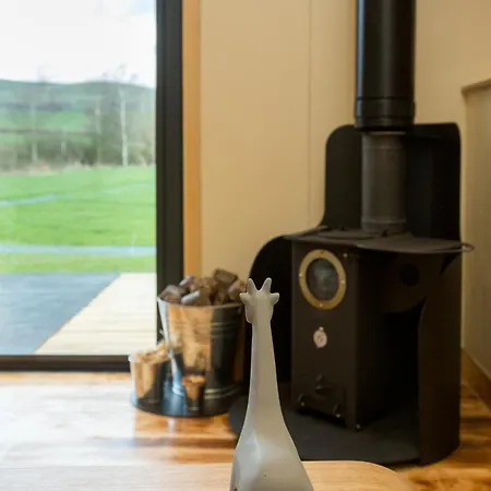 Kingsdale Luxury Pod With Hot Tub At Fell View Park Apartment