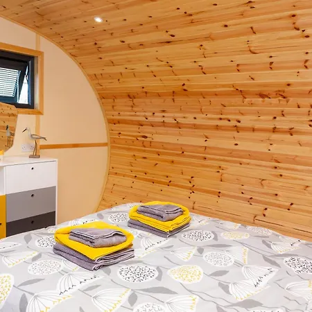 Apartment Kingsdale Luxury Pod With Hot Tub At Fell View Park Kirkby Lonsdale